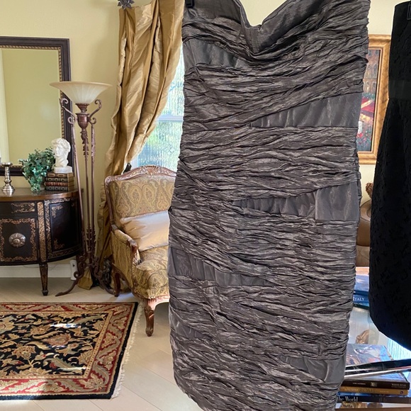 Dresses - Picture 13 of 15